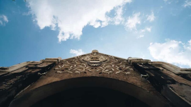 Yogyakarta : Walking Tour and Food Tasting inside Palace - Practical Tips for Tour Day