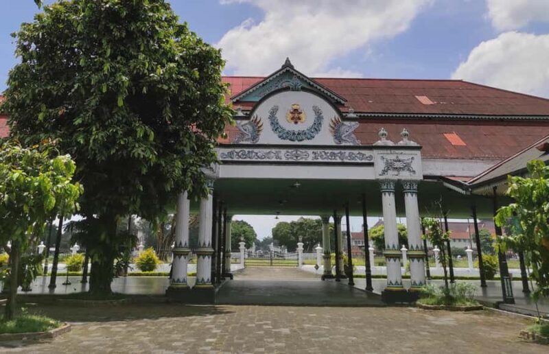 Yogyakarta: Yogyakarta Palace and Taman Sari Tour - Key Points