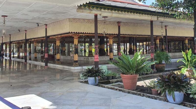 Yogyakarta: Yogyakarta Palace and Taman Sari Tour - Introduction to the Tour Experience