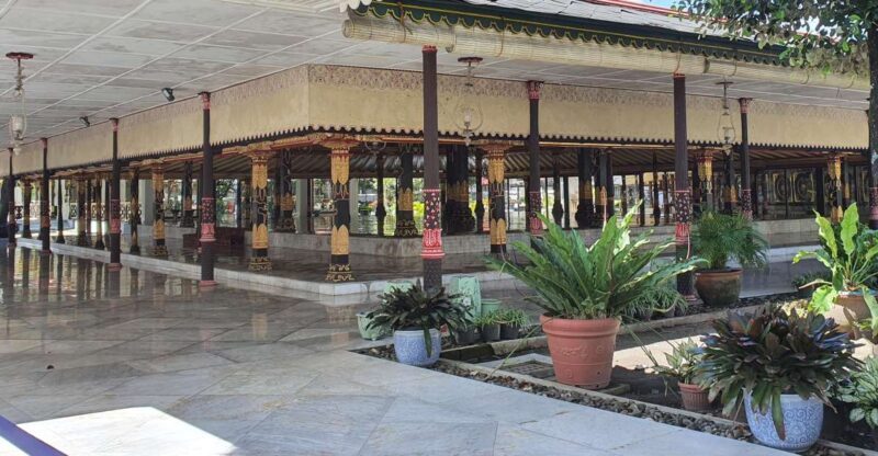 Yogyakarta: Yogyakarta Palace and Taman Sari Tour - Detailed Breakdown of the Itinerary