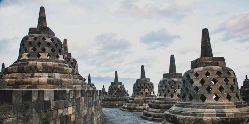 yogyakartaentranceticketonlyborobudurprambanantempletour