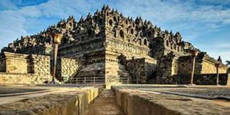 yogyakartaentranceticketonlyborobudurprambanantempletour