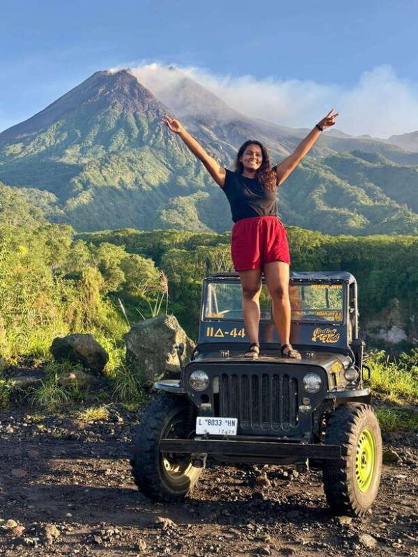 yogyakartamount-merapi-sunrise-borobudur-climb-prambanan