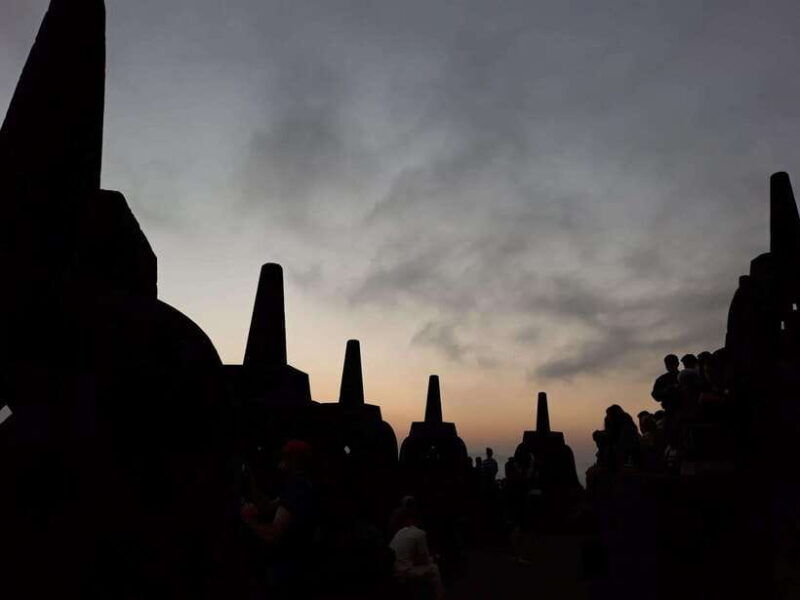 yogyakartamount-merapi-sunrise-borobudur-climb-prambanan