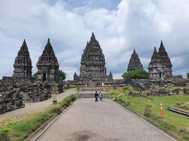 Yogyakarta:Prambanan & Borobudur Day Tour climbUp Guaranteed - FAQs