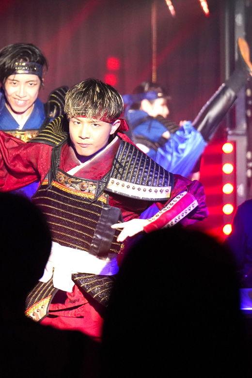 yokohama-marin-rocket-dance-cabaret-show-with-drinks