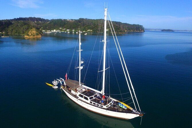 Yonder Star Sailing Yacht - The Experience: What to Expect on Yonder Star Sailing Yacht