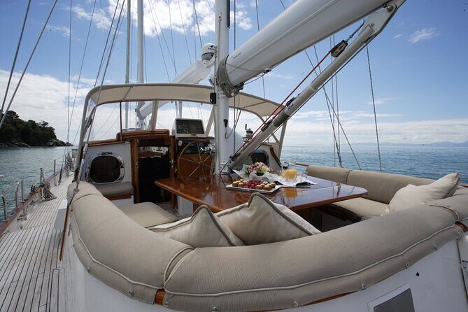 Yonder Star Sailing Yacht - Why Travelers Love the Yonder Star Yacht