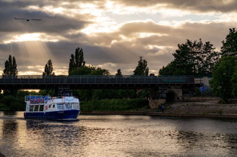 york-60-minute-happy-hour-cruise-for-all-ages