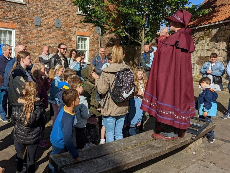 york-wizard-walk-of-york-tour-magic-comedy-family-fun