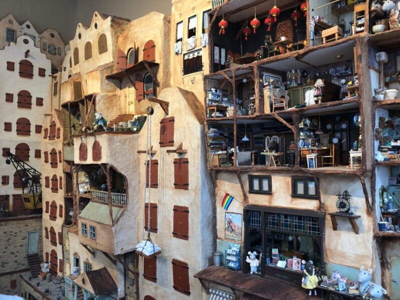 your-own-amsterdam-jordaan-the-atmosphere-of-old-holland