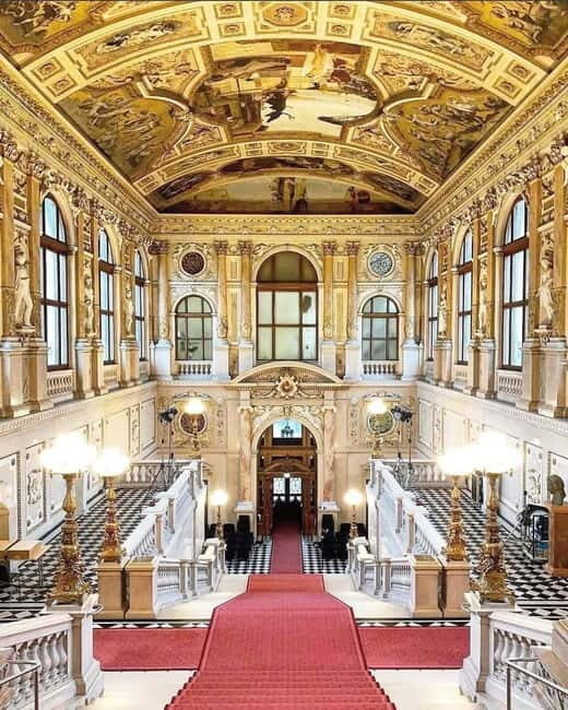Your Personal Local Assistent for Authentic Experiences - Exploring Vienna as a Local Companion