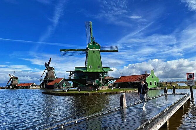 zaanse-schans-and-giethoorn-unique-day-trip-with-boat-cruise