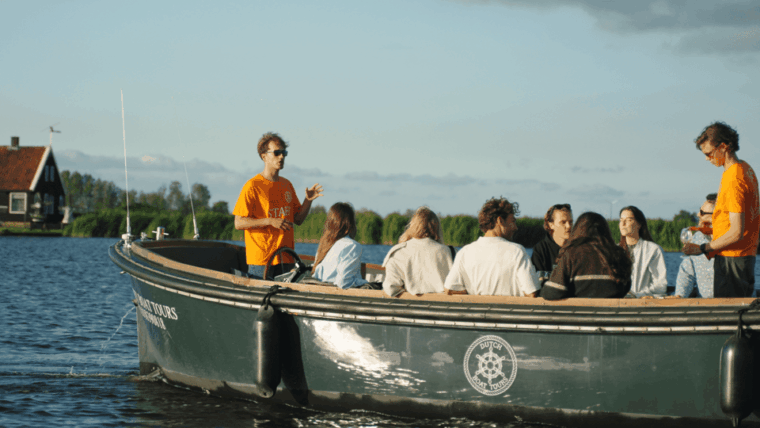 zaanse-schans-private-cruise-live-guide-optional-drinks