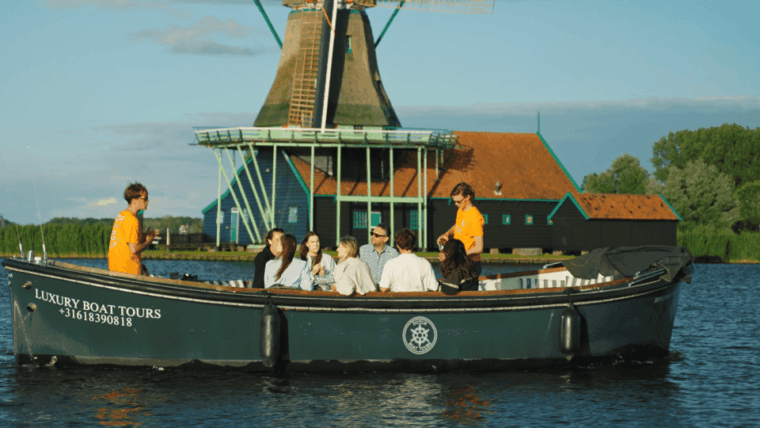 zaanse-schans-private-cruise-live-guide-optional-drinks