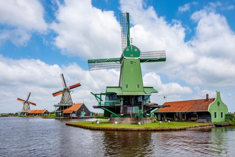 zaanse-schans-walking-tour-with-digital-guide
