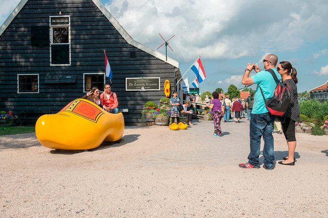 Zaanse Schans Windmills and Cheese Guided Tour from Amsterdam - Who Should Consider This Tour?
