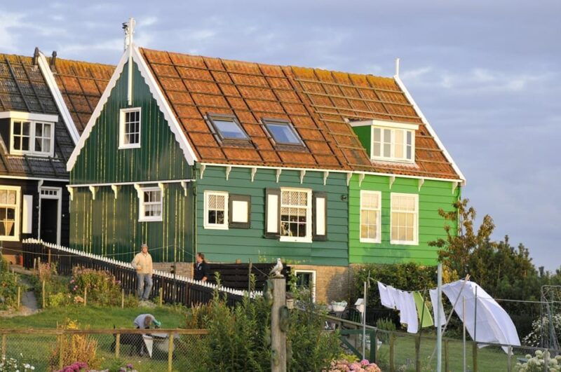 zaanse-schans-windmills-volendam-with-ferry-to-marken