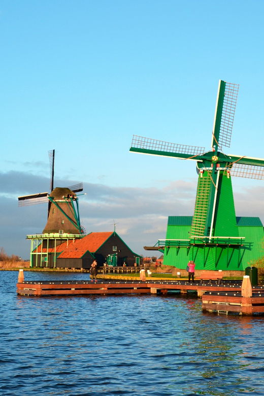 zaanse-schans-wooden-shoe-painting-workshop
