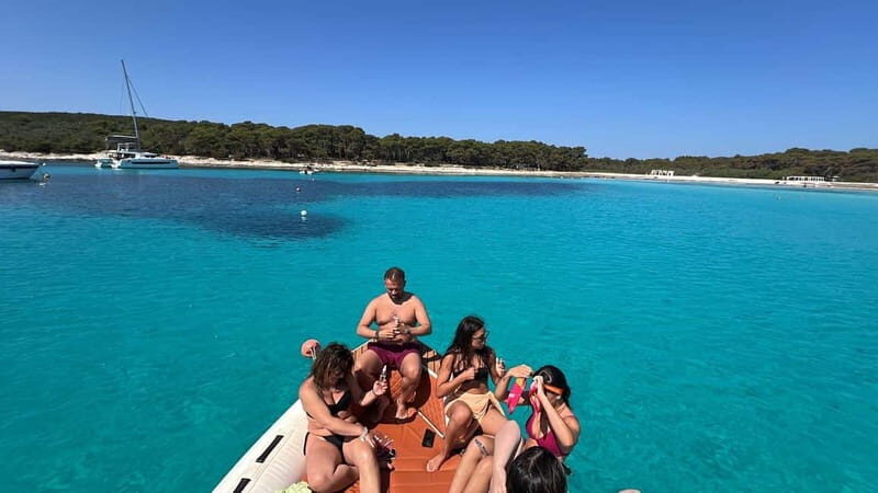 Zadar: 4-Islands Escape & Hidden Shipwreck with Lunch - Exploring the Zadar Archipelago by Speedboat