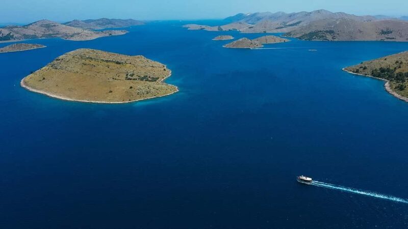 Zadar: Boat Tour to Kornati Secluded Bay, Local Life & Lunch - Exploring the Islands and Salt Lake Mir