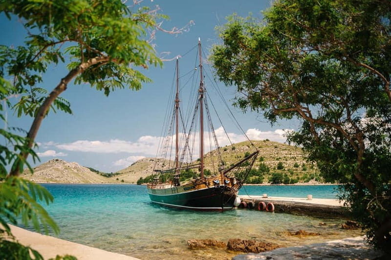 Zadar: Boat Tour with Unlimited Wine & 3 Stops - Setting the Scene: What This Tour Is All About