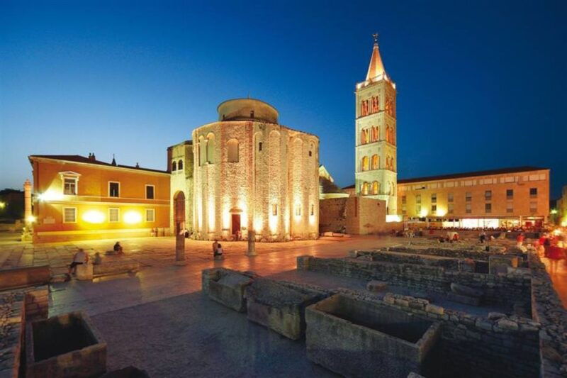 zadar-old-town-evening-group-guided-walking-tour