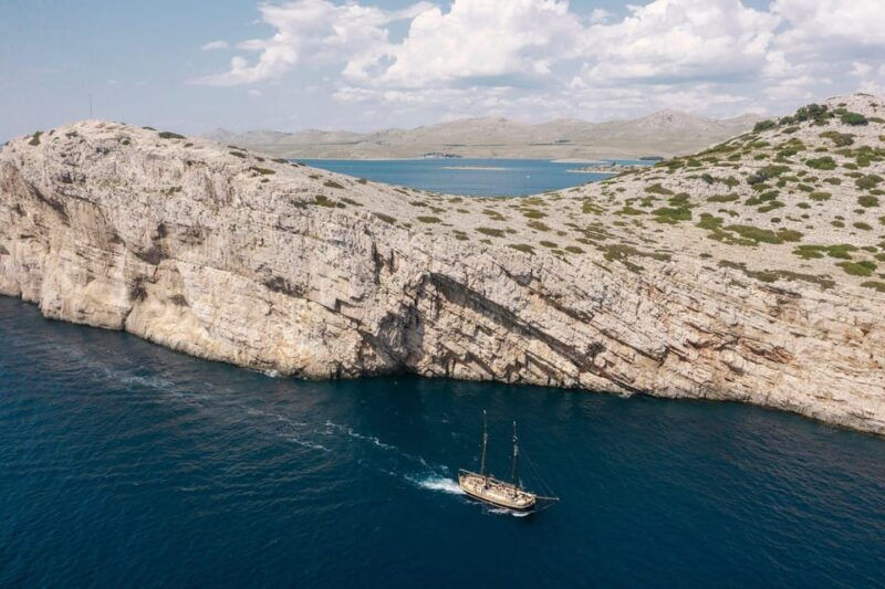 zadar-sailboat-tour-with-unlimited-wine-3-stops