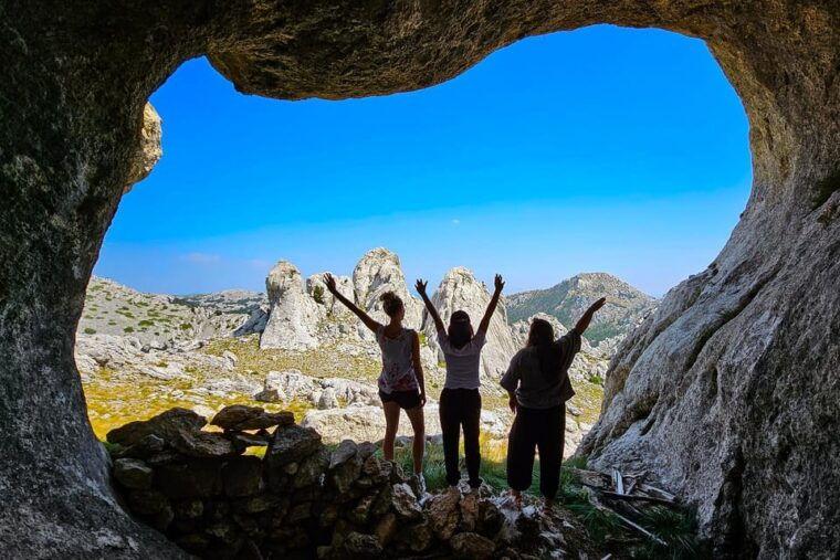 zadar-scenic-trip-to-mountains-caves-and-rivers