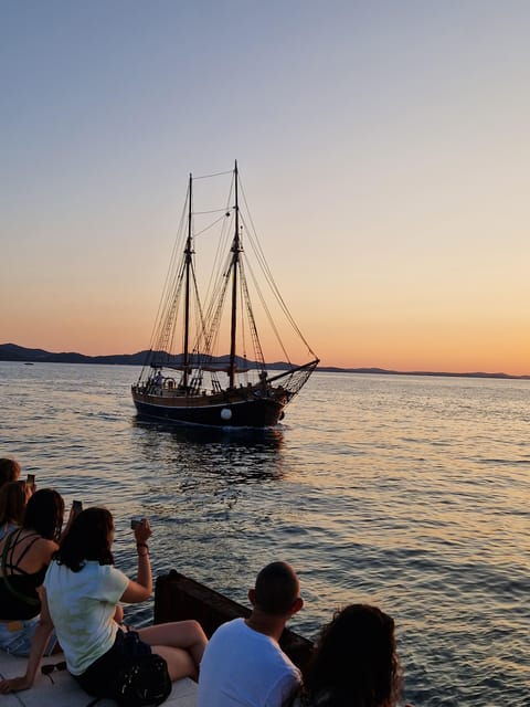 zadar-sunset-sailing-cruise-on-traditional-boat-with-wine
