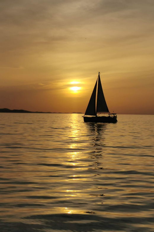 zadar-sunset-under-sails-experience