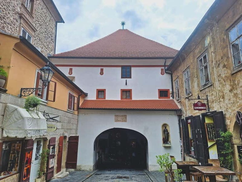 Zagreb: Explore with an Art Historian  Private Walking Tour - FAQs