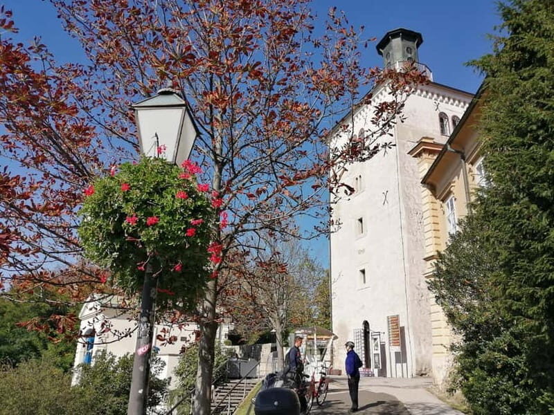 Zagreb: Group walking tour of Zagreb (funicular included) - An In-Depth Look at Zagreb’s Guided Tour