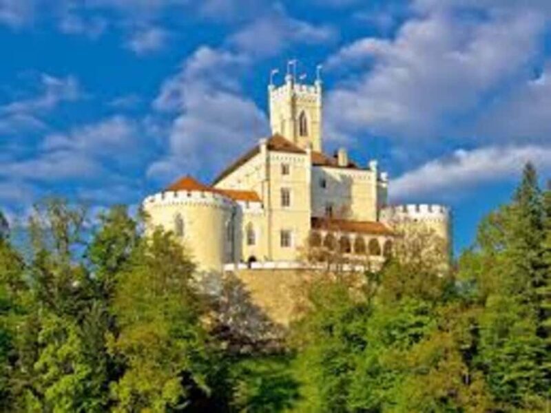 Zagreb: Krapina Neanderthal Museum & Trakoan Castle Tour - Value and Practicality