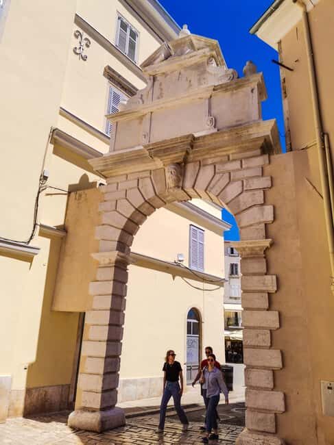 Zagreb: Private Istria Tour with Rovinj & Truffle Tasting - Authenticity and Value