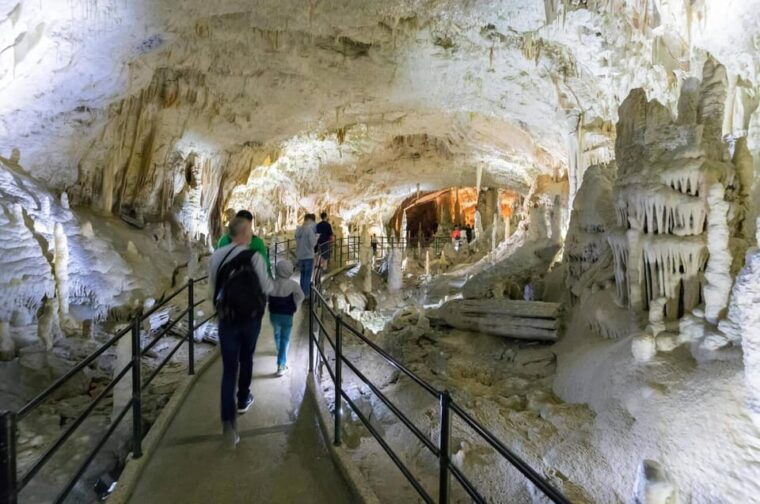 zagreb-private-ljubljana-postojna-cave-castle-day-trip