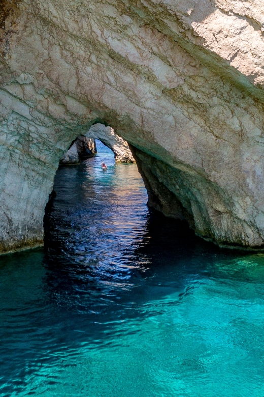 zakynthos-boat-cruise-to-navagio-shipwreck-beach