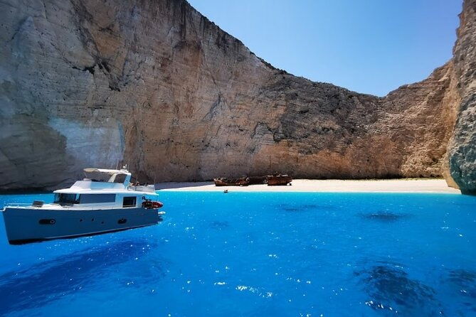 zakynthos-early-morning-shipwreckblue-caves-and-view-point-small-group