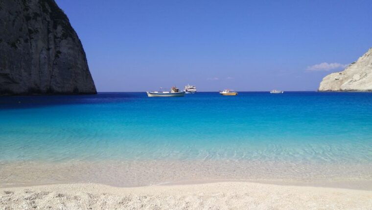 zakynthos-early-morning-shipwreckblue-caves-and-view-point