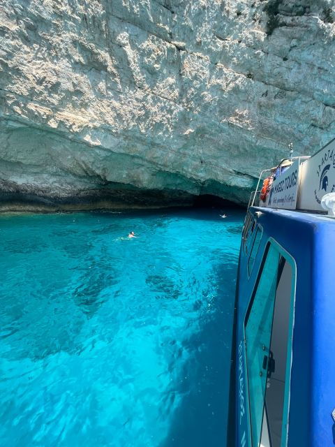 zakynthos-glass-bottom-boat-to-navagio-caves-white-beach