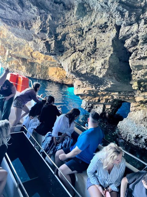 zakynthos-glass-bottom-boat-to-navagio-caves-white-beach