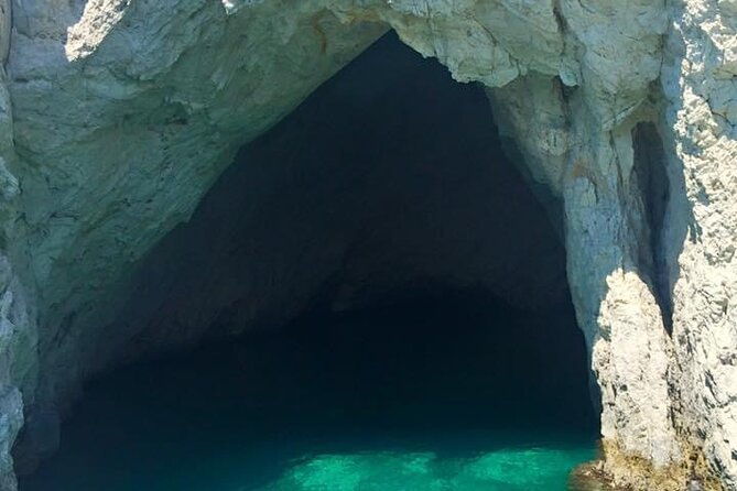 zakynthos-glass-bottom-turtle-boat-tour-to-keri-caves-islands