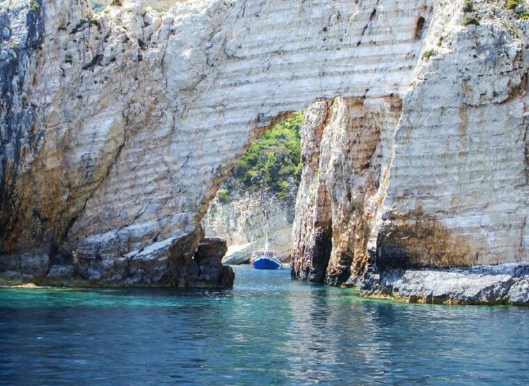 zakynthos-marathonisi-cameo-island-and-keri-caves-tour-2