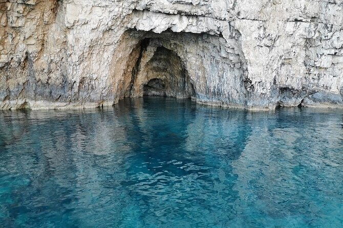 zakynthos-marathonisi-cameo-island-and-keri-caves-tour