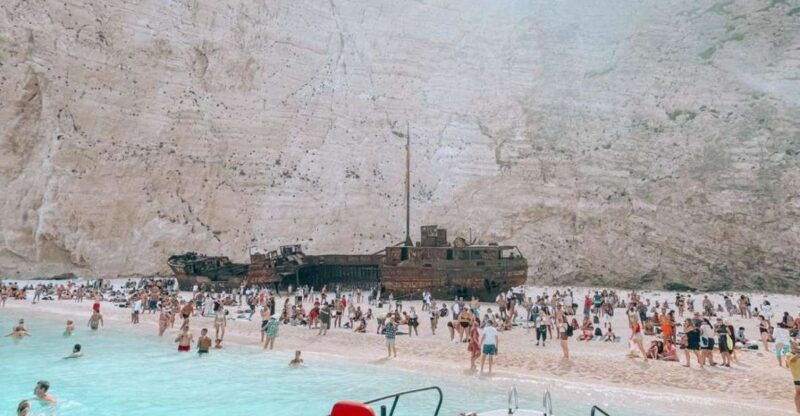 zakynthos-shipwreck-bay-by-fast-boat-small-group