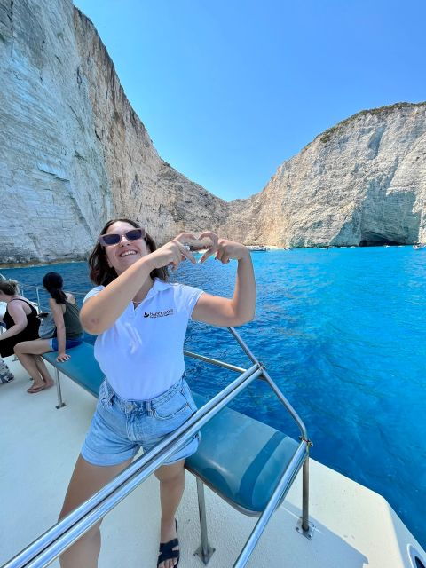 zakynthos-shipwreck-beach-with-blue-caves-land-sea-tour