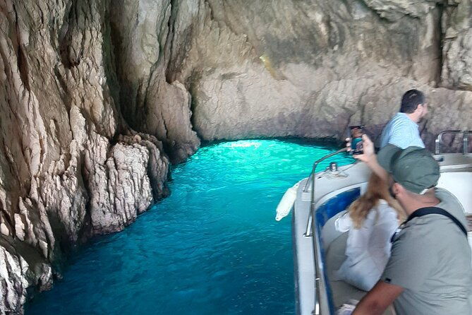 zakynthos-small-group-tour-shipwreck-bay-blue-caves-by-land-sea