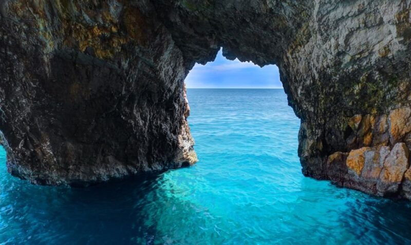 zakynthos-turtle-spotting-cruise-on-a-glass-bottom-boat