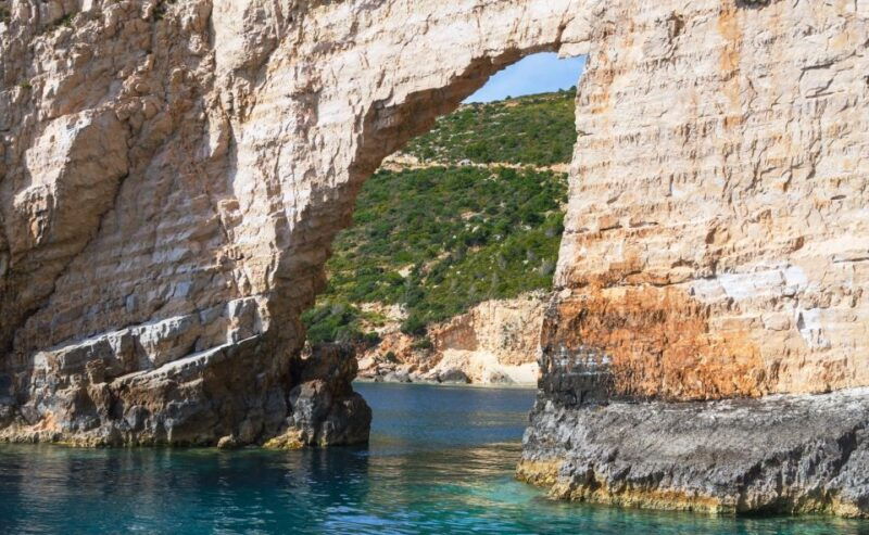 zakynthos-turtle-spotting-cruise-on-a-glass-bottom-boat