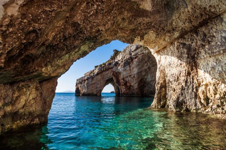 zakynthos-turtle-spotting-marathonisi-keri-caves-cruise